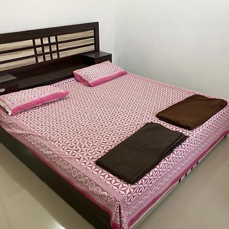 Sriram Homestay 01 Km To Sri Ram Mandir Ayodhya Extérieur photo