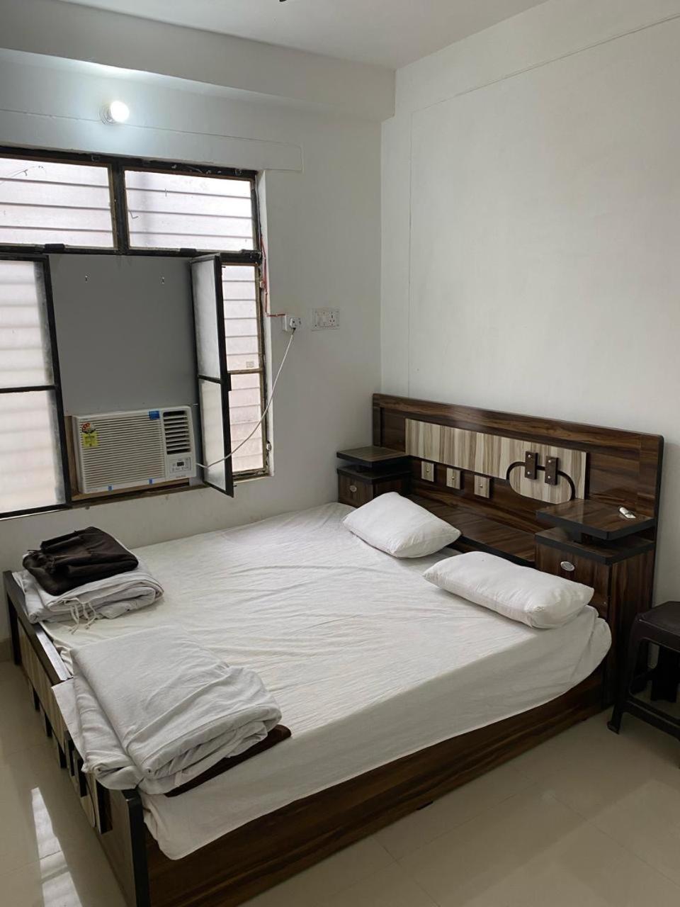 Sriram Homestay 01 Km To Sri Ram Mandir Ayodhya Extérieur photo